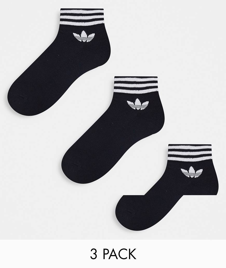 adidas Originals - adicolor - 3er-Pack Knöchelsocken in Schwarz mit Dreiblattlogo adidas Originals - adicolor - 3er-Pack Knöchelsocken in Schwarz mit Dreiblattlogo von adidas Originals