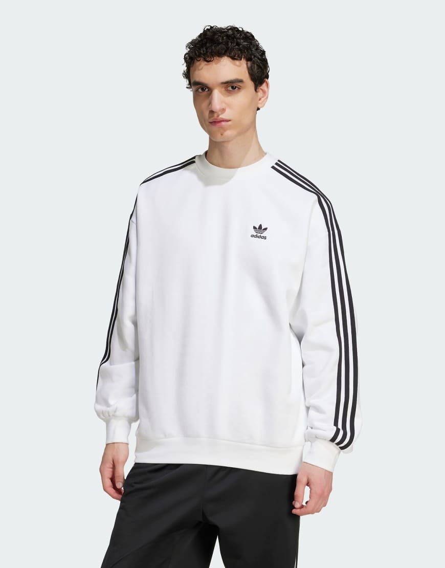 adidas Originals - adicolor - Oversize-Sweatshirt mit Rundhalsausschnitt in Weiß/Schwarz adidas Originals - adicolor - Oversize-Sweatshirt mit Rundhalsausschnitt in Weiß/Schwarz von adidas Originals