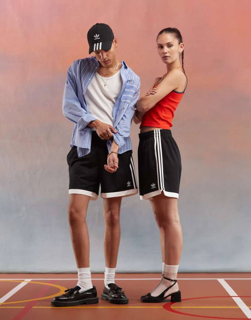 adidas Originals - adicolor - Shorts in Schwarz adidas Originals - adicolor - Shorts in Schwarz von adidas Originals