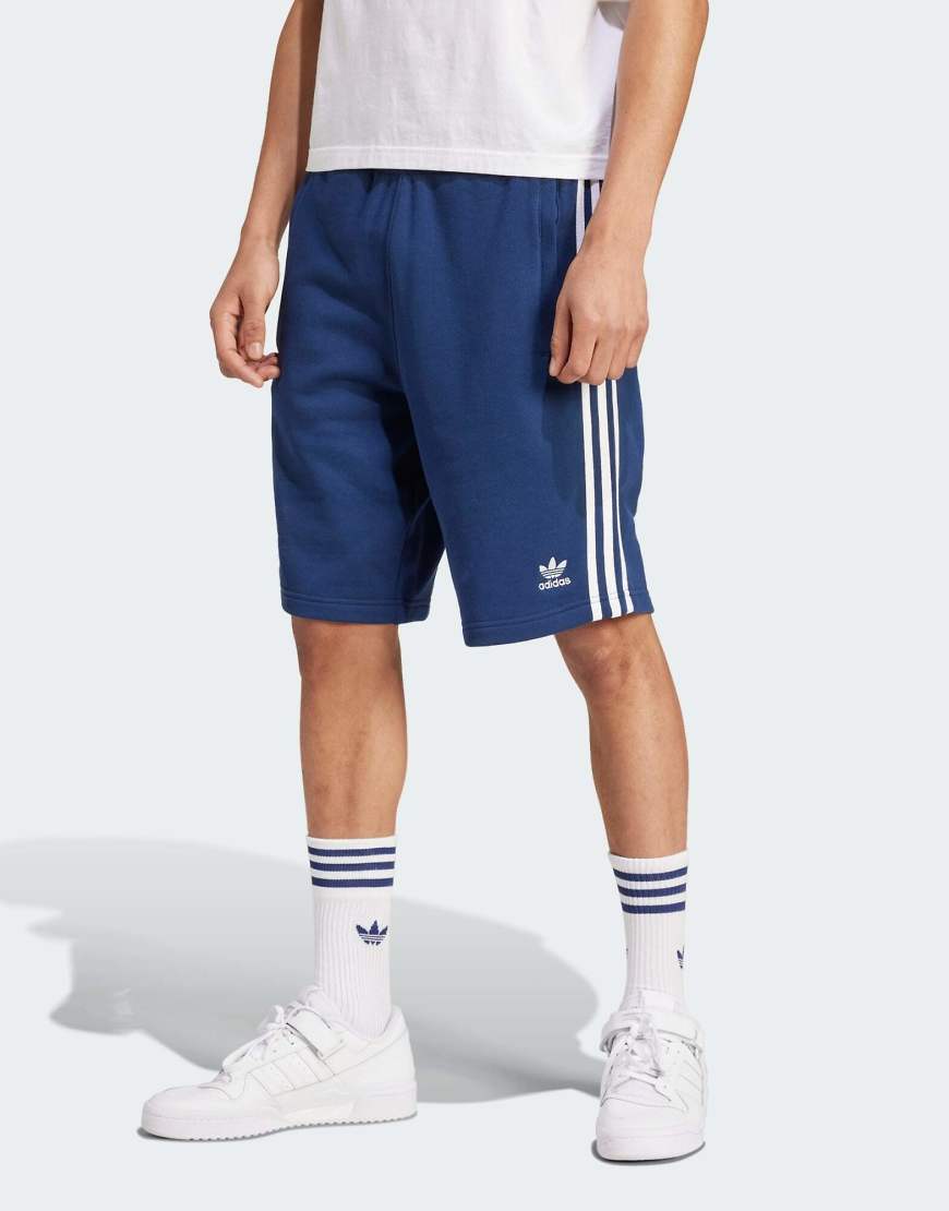 adidas Originals - adicolor - Shorts in dunklem Indigoblau mit den 3 Streifen adidas Originals - adicolor - Shorts in dunklem Indigoblau mit den 3 Streifen von adidas Originals