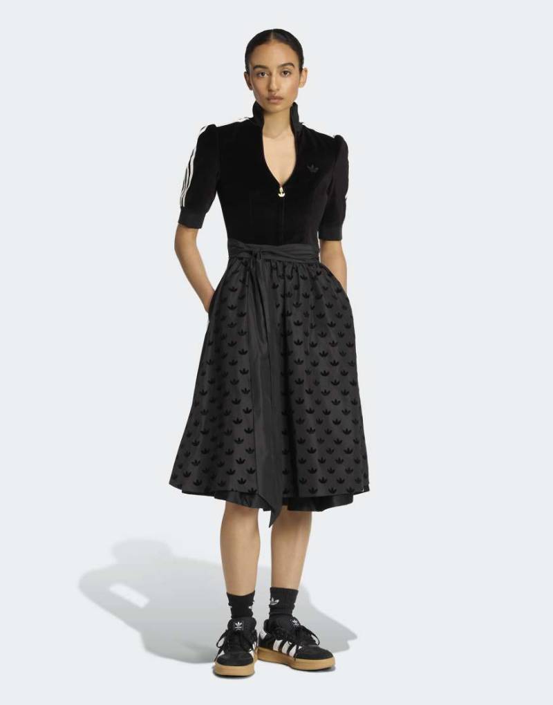 adidas Originals - adidas Originals - Dirndl-Kleid in Schwarz von adidas Originals