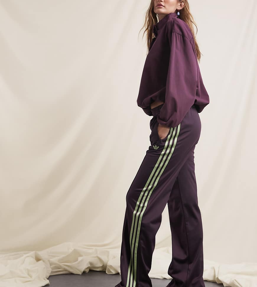 adidas Originals x ASOS - Firebird - Trainingshose in Pflaume und Grün-Lila von adidas Originals