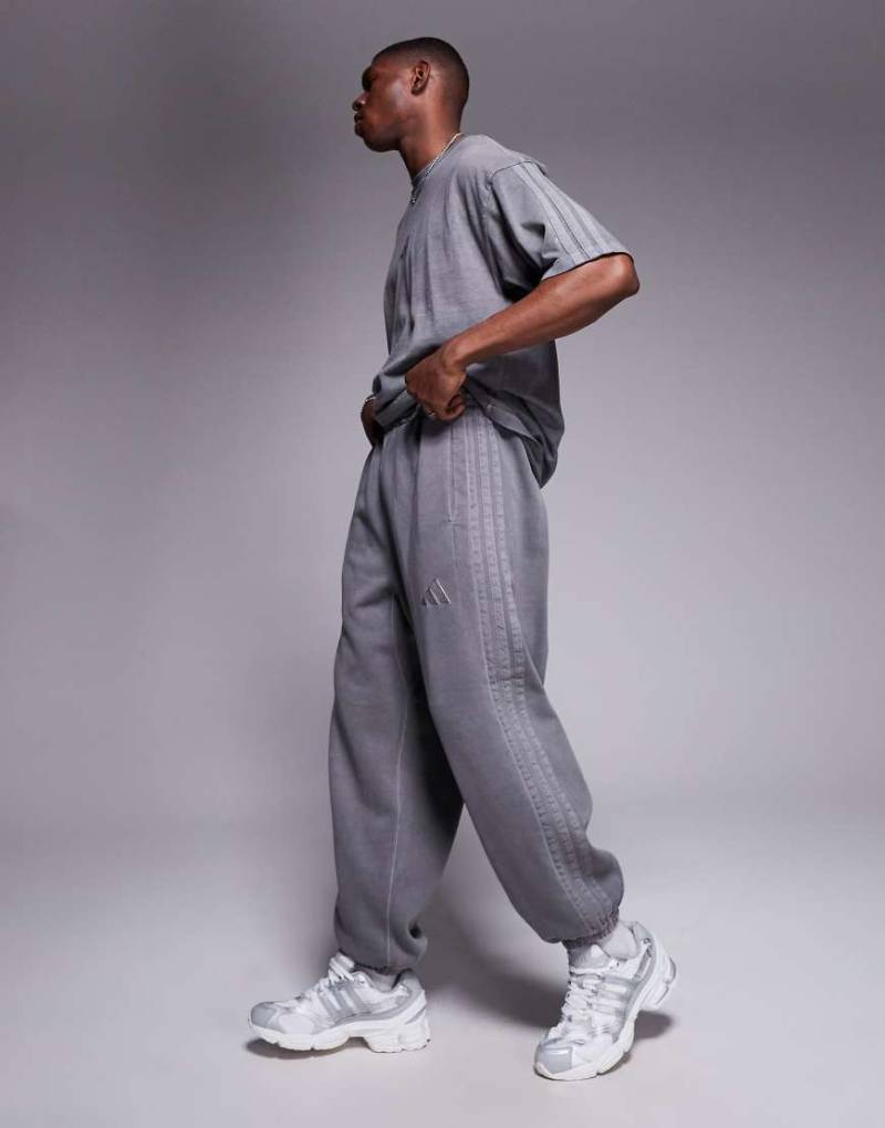 adidas Sportswear - Jogginghose in verwaschenem Schwarz von adidas Originals