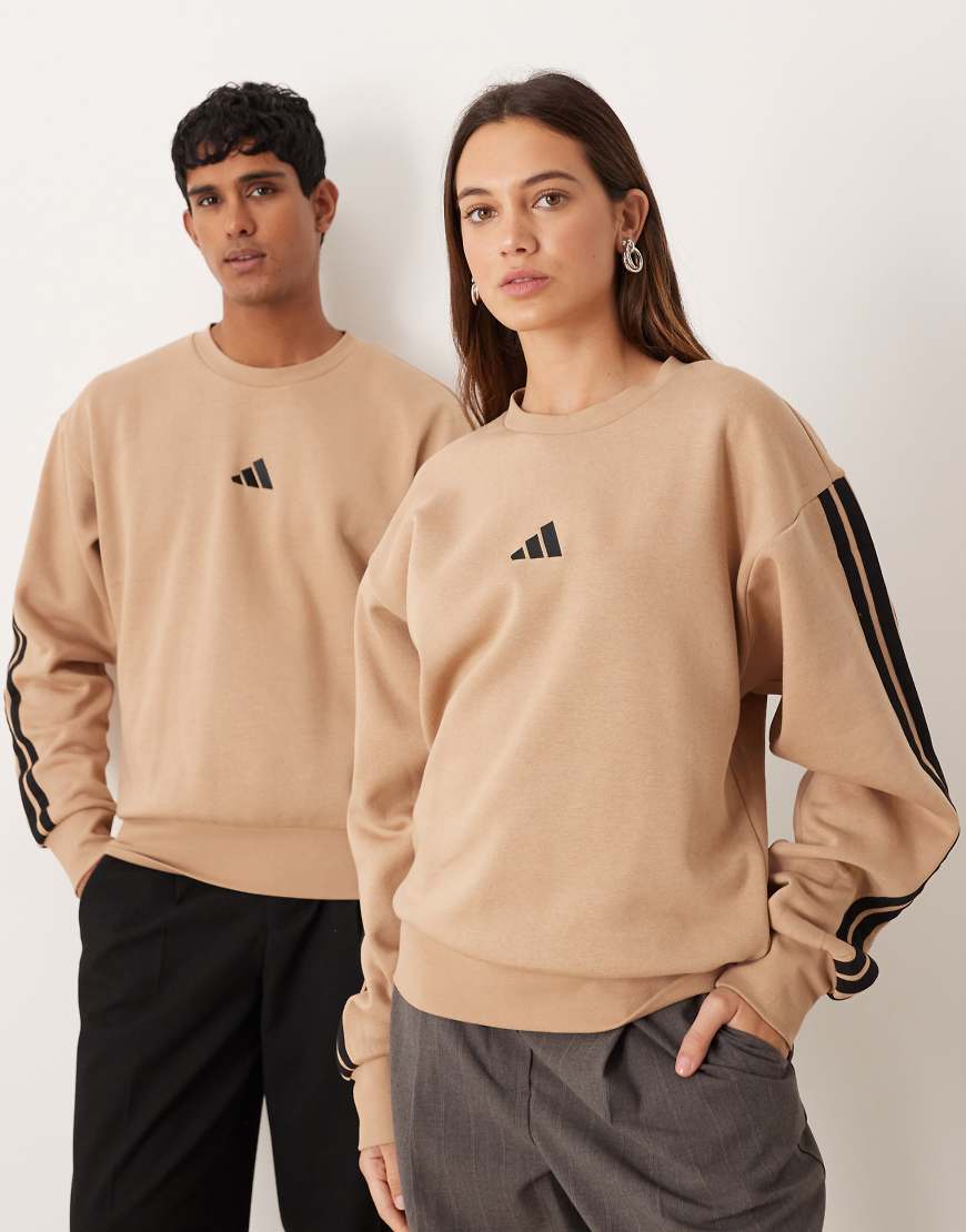 adidas Sportswear - Three Stripe - Sweatshirt aus Fleece in Beige mit den drei Streifen-Weiß adidas Sportswear - Three Stripe - Sweatshirt aus Fleece in Beige mit den drei Streifen-Weiß von adidas Originals