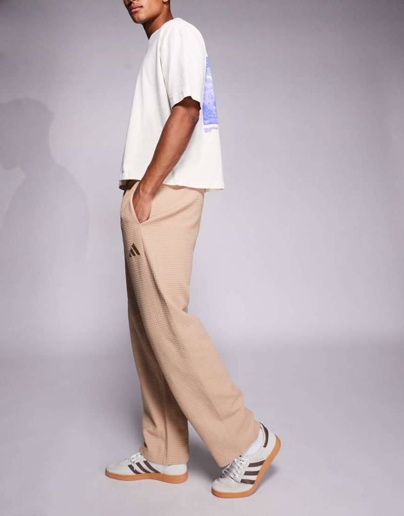 adidas Sportswear - Trainingshose in Beige mit Waffelstruktur-Neutral von adidas Originals
