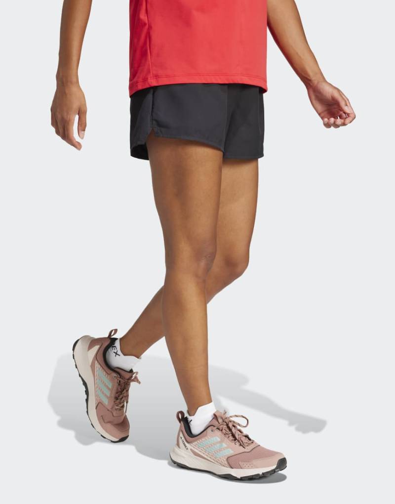 adidas - Terrex Multi - Leichte Shorts in Schwarz von adidas