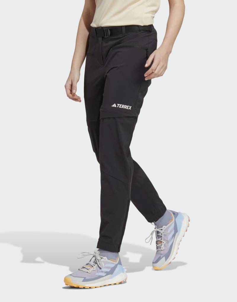 adidas - Terrex Utilitas - Wanderhose in Schwarz mit abnehmbarem Beinteil von adidas