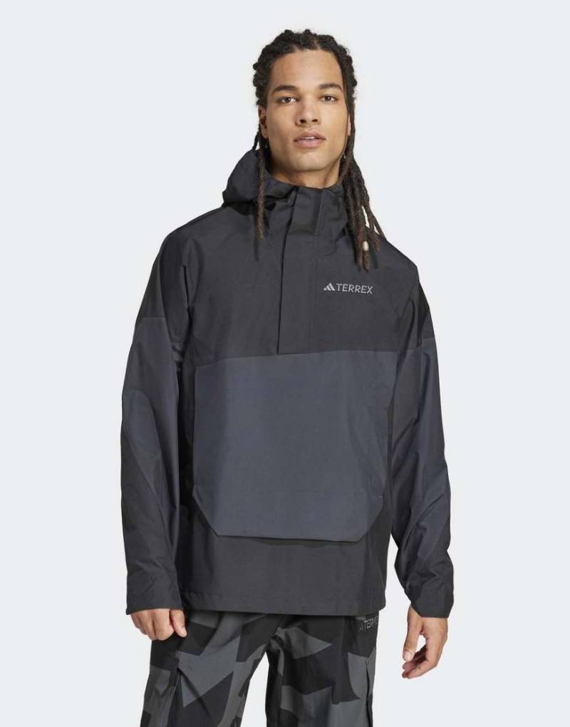 adidas Terrex - Xploric 2.5l Climaproof - Anorak in Schwarz/Carbon von adidas