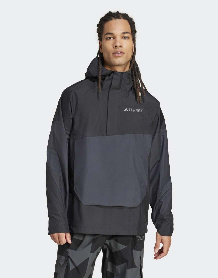 adidas Terrex - Xploric 2.5l Climaproof - Anorak in Schwarz/Carbon von adidas