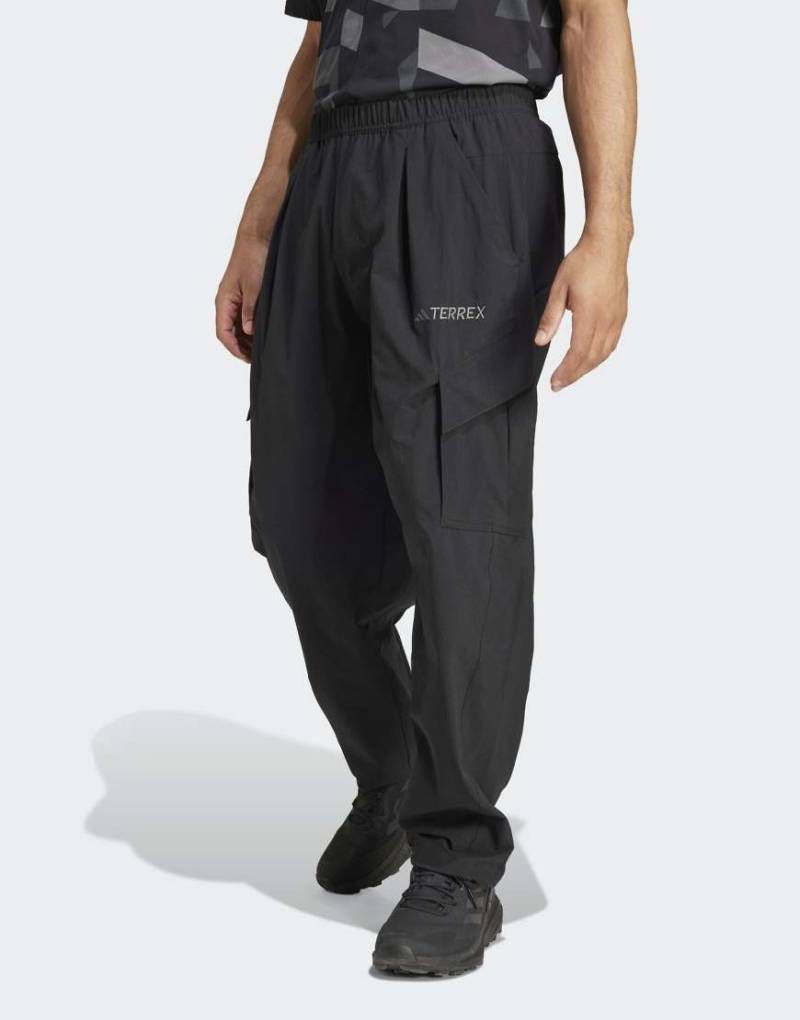 adidas - Terrex Xploric - Cargohose in Schwarz von adidas