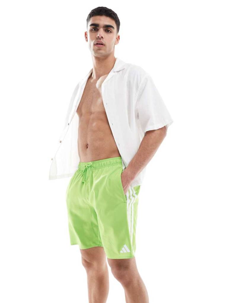 adidas - Badeshorts in Team Semi Sol Grün 2/Weiß mit 3 Streifen, 20 cm Innenbeinlänge von adidas performance