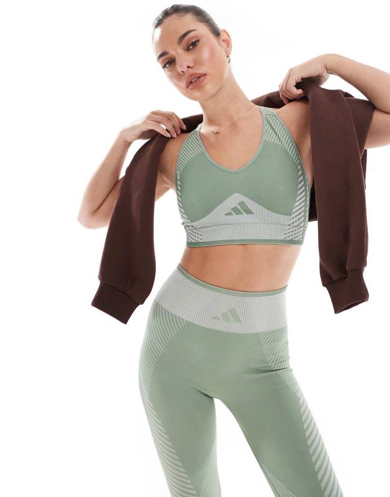 adidas Training - D4T - Sport-BH in Silbergrün mit leichter Stützfunktion-Grau von adidas performance