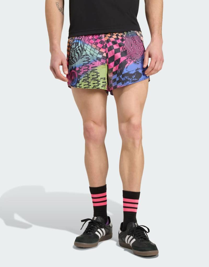 adidas Performance - Adidas x Jeremy Scott - Shorts in Bunt/Semi Lucid Fuchsia von adidas performance