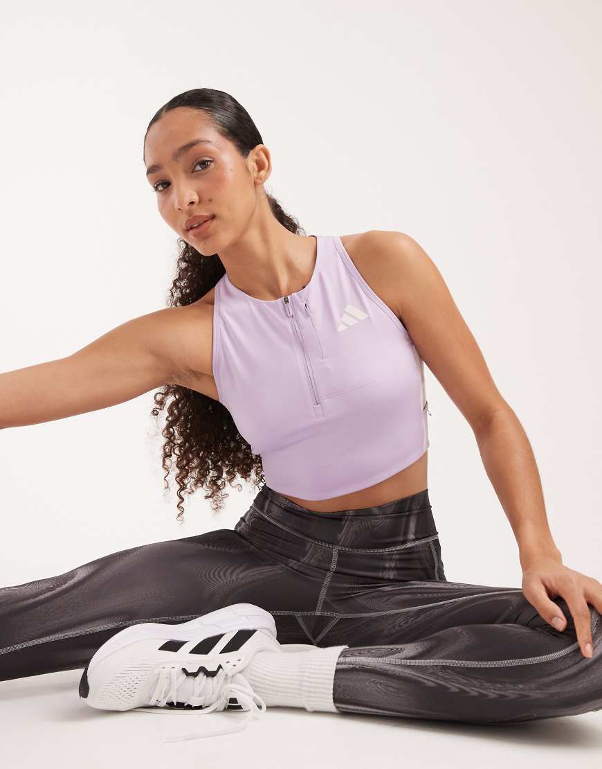 adidas Performance - Adizero - Kurzes Lauf-Oberteil in Powder Plum mit Gel-Taschen-Lila von adidas performance