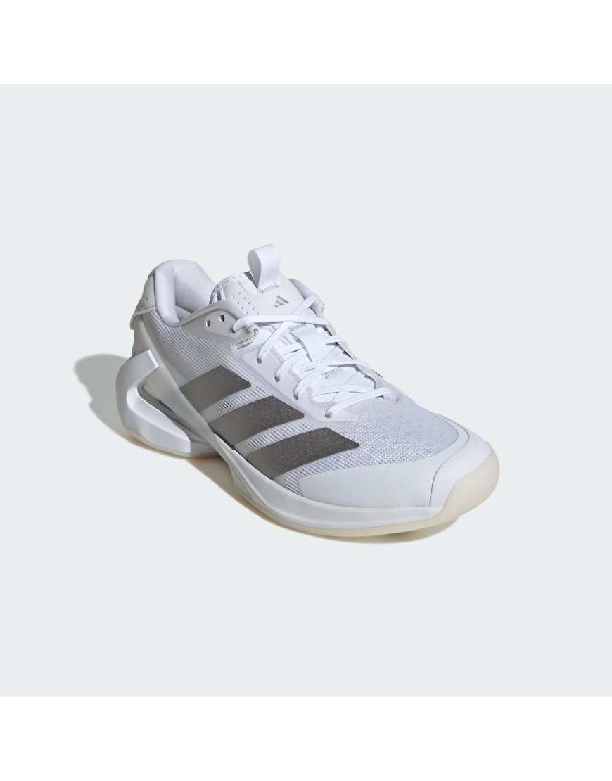 adidas Performance - Adizero Ubersonic 5 - Tennisschuhe in Wolkenweiß/Silber-Metallic von adidas performance