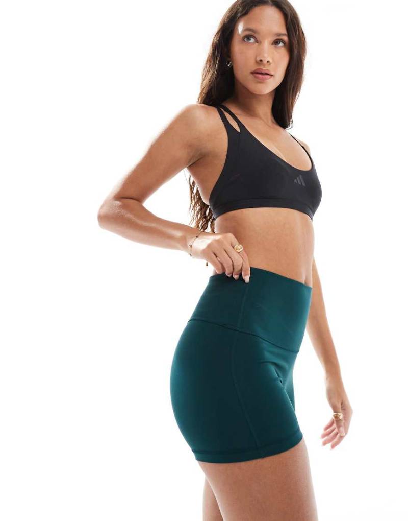 adidas Training - All Me - Gesäßformende Leggings in Aurora Ivy-Grün von adidas performance