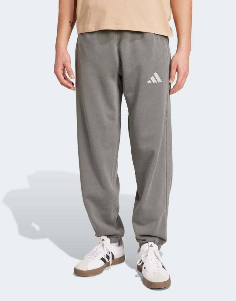 adidas Performance - All SZN - Locker geschnittene Hose aus verwaschenem French Terry in Schwarz von adidas performance
