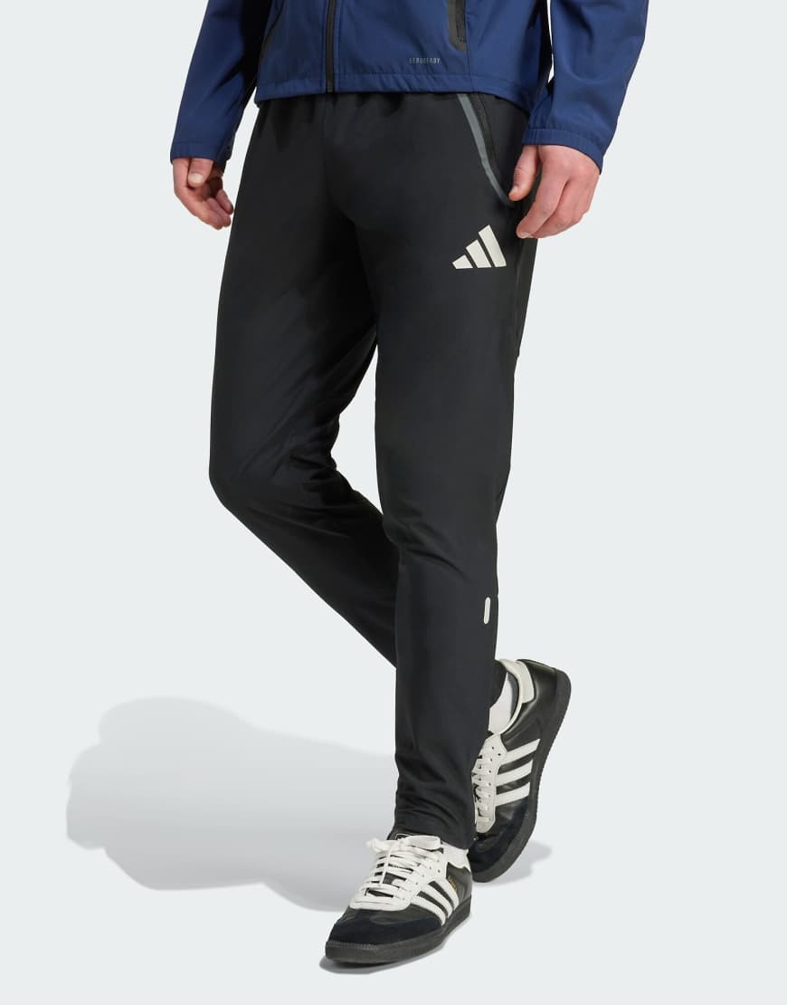 adidas Performance - Arsenal Tiro 25 Competition Vis - Funktionale Auswärtsspiel-Trainingshose in Schwarz adidas Performance - Arsenal Tiro 25 Competition Vis - Funktionale Auswärtsspiel-Trainingshose in Schwarz von adidas performance