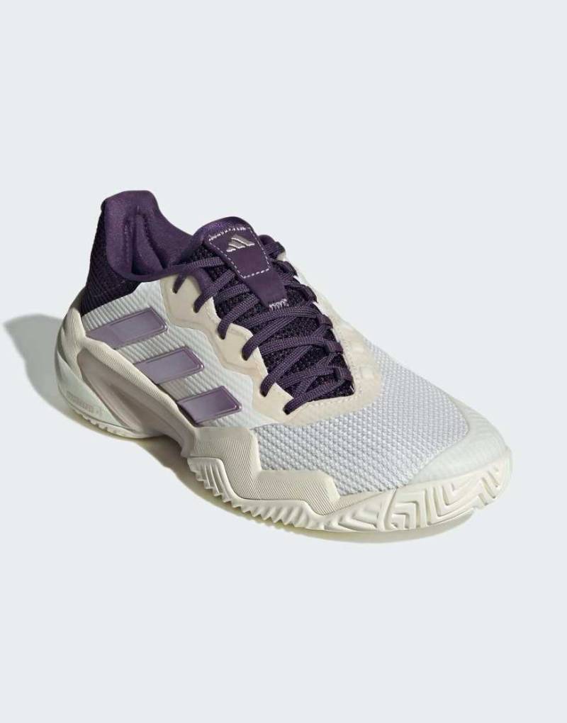 adidas Performance - Barricade 13 - Tennisschuhe in Weiß und Powder Plum von adidas performance