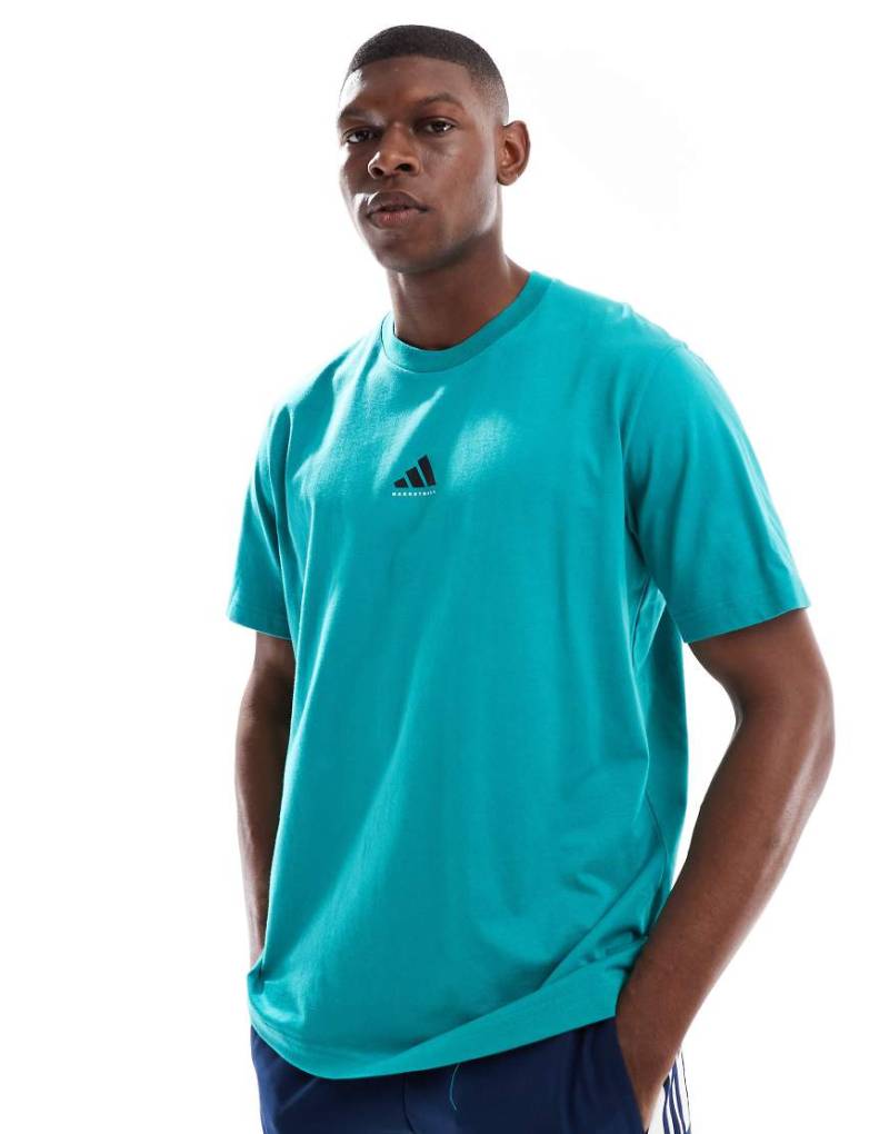 adidas Originals - T-Shirt in Pure Teal/Schwarz mit Basketball-Grafik-Blau von adidas performance