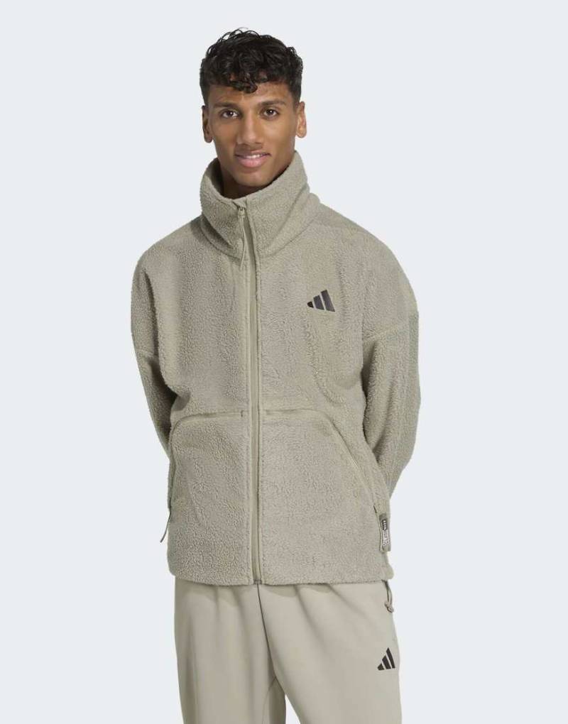 adidas Performance - City Tech - Jacke aus hochflorigem Fleece in Silver Pebble mit durchgehendem Reißverschluss-Silber adidas Performance - City Tech - Jacke aus hochflorigem Fleece in Silver Pebble mit durchgehendem Reißverschluss-Silber von adidas performance
