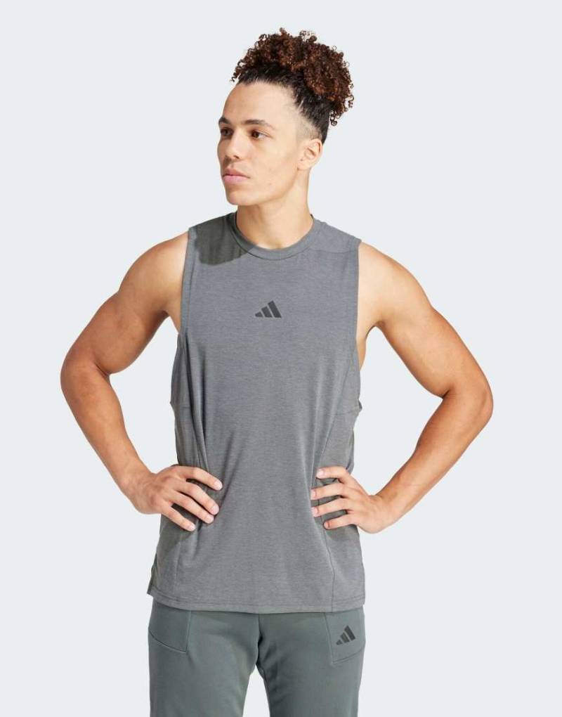 adidas Performance - Designed for Training - Workout-Tanktop in Dgh Solid Grey-Grau von adidas performance