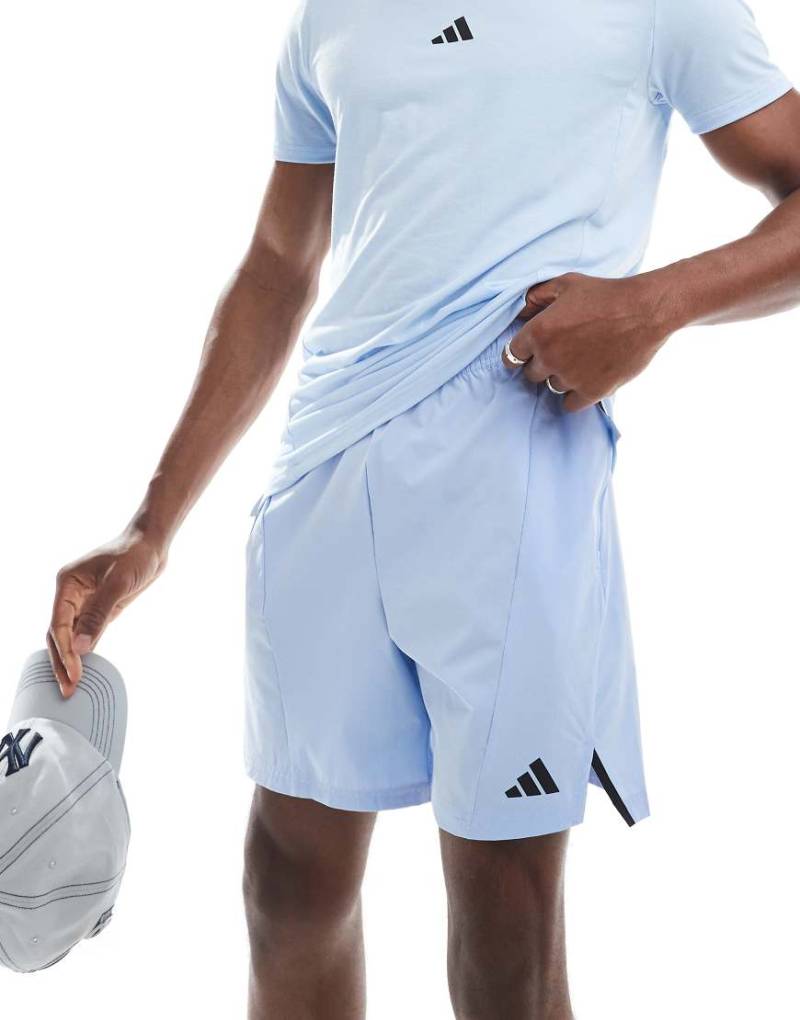 adidas Training - D4T - Workout-Shorts in Glow Blue-Blau von adidas performance