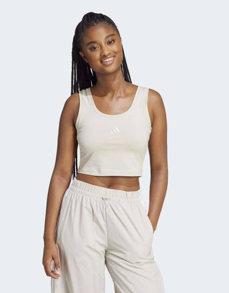 adidas Performance - Essentials - Lifestyle-Tanktop aus Baumwolle in Beige / Weiß mit kleinem Logo-Neutral von adidas performance