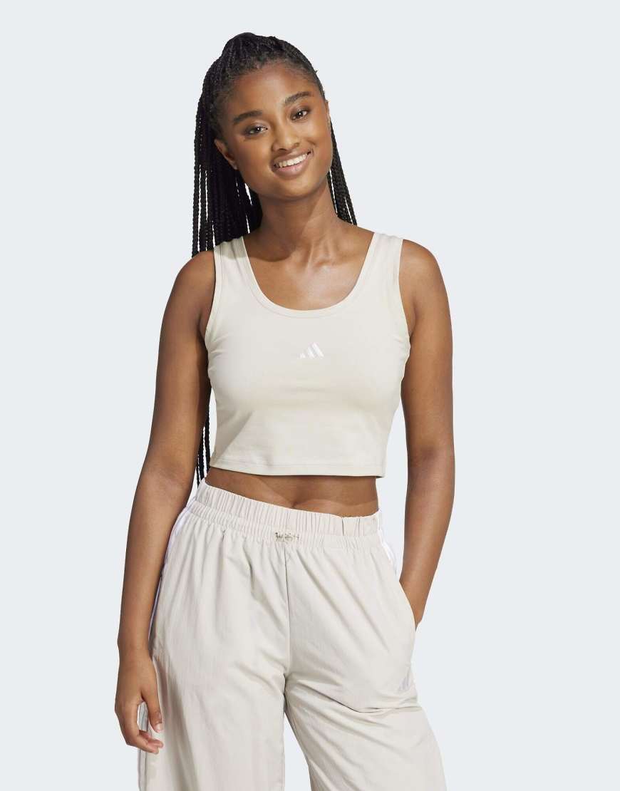 adidas Performance - Essentials - Lifestyle-Tanktop aus Baumwolle in Beige / Weiß mit kleinem Logo-Neutral von adidas performance