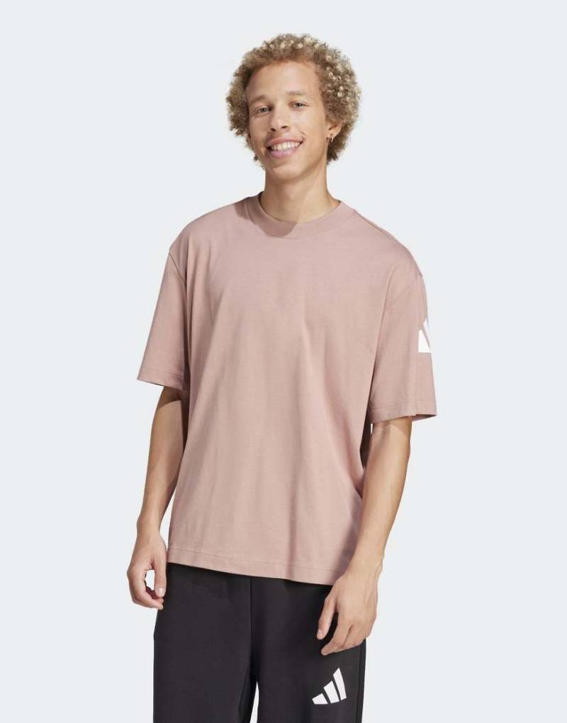 adidas Performance - Essentials - Locker sitzendes Sweatshirt in Warm Clay und Weiß mit 3-Balken-Logo-Orange von adidas performance