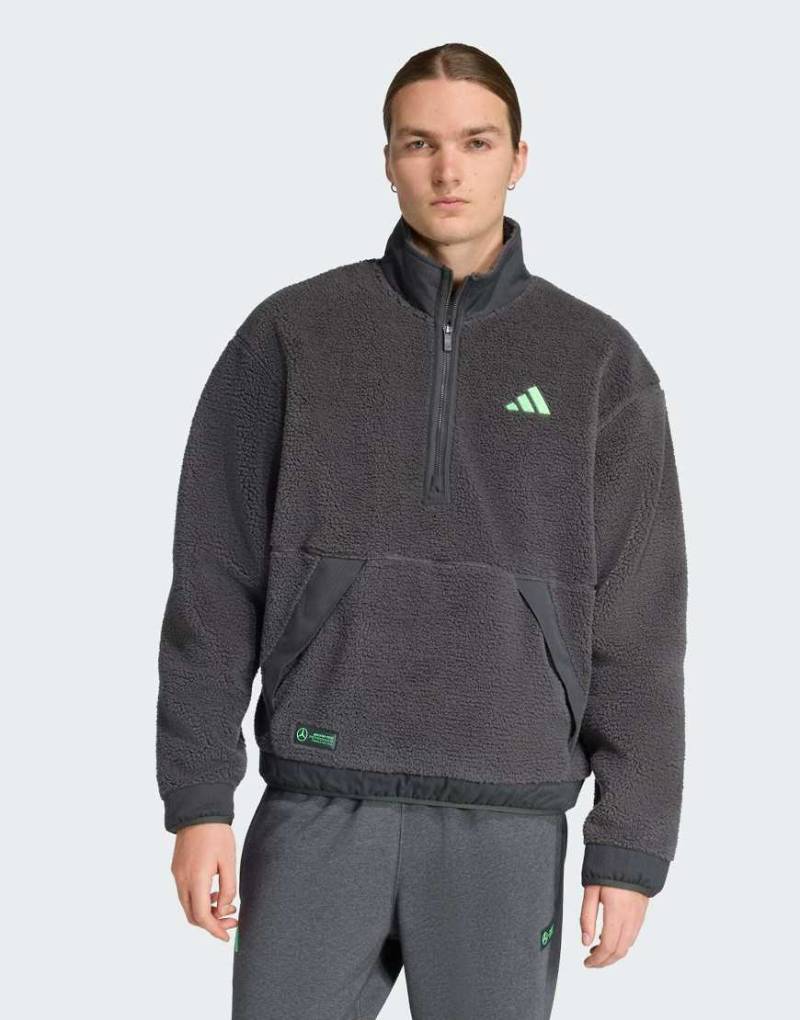 adidas Performance - Mercedes-AMG Petronas Formel 1 One Team Premium - Fleece-Sweatshirt in DGH Solid Grey mit kurzem Reißverschluss-Grau von adidas performance