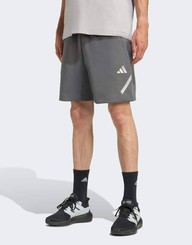 adidas Performance - Mercedes - AMG Petronas Formel 1 Team Silver Arrows - Shorts in Grey Five-Grau von adidas performance