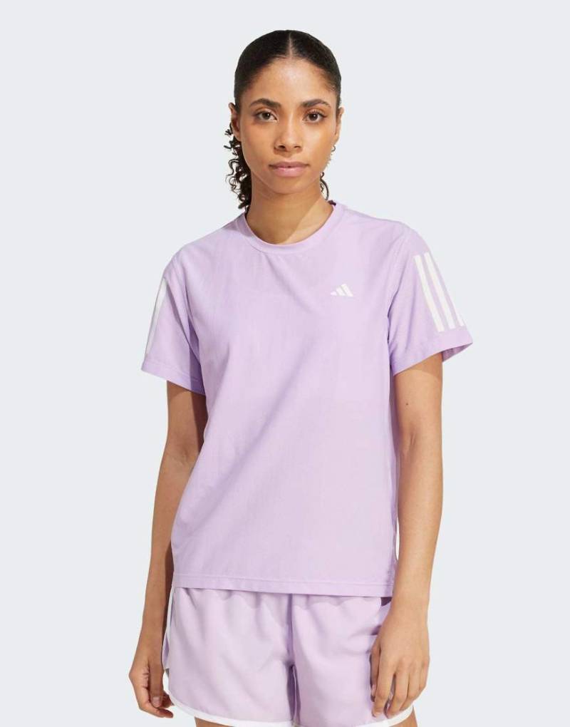 adidas Running - Own The Run - T-Shirt in Puderpflaume-Lila von adidas performance