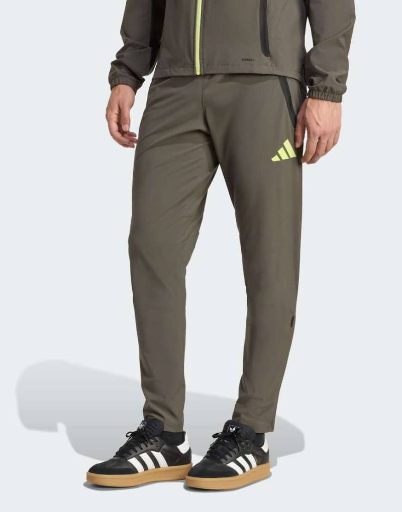 adidas Performance - Real Madrid Tiro 25 Competition Vis - Funktionale Auswärtsspiel-Trainingshose in Utility Grey / Semi Frozen-Grau von adidas performance