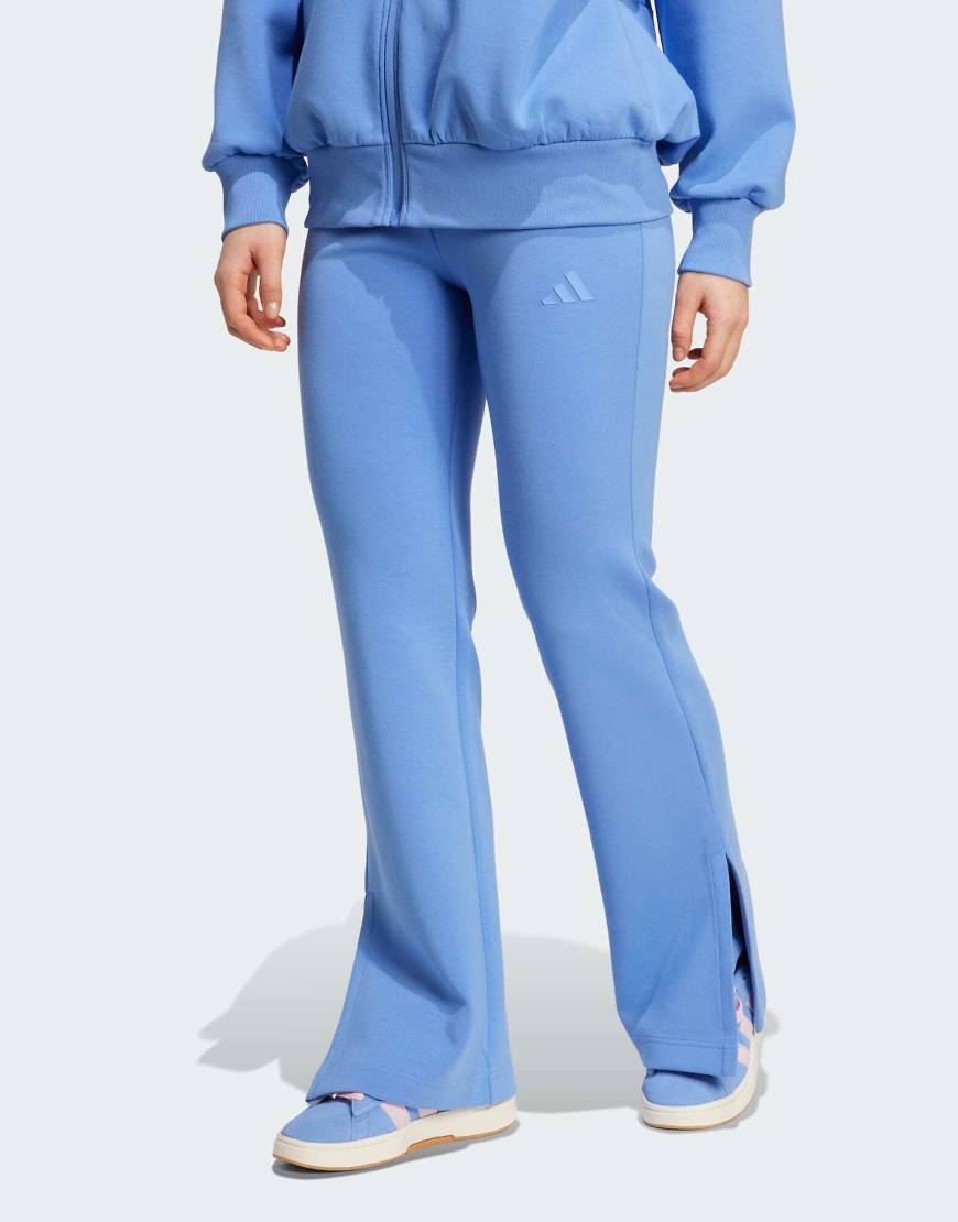 adidas Performance - Soft Lux - Ausgestellte Hose in Blue Fusion-Blau adidas Performance - Soft Lux - Ausgestellte Hose in Blue Fusion-Blau von adidas performance