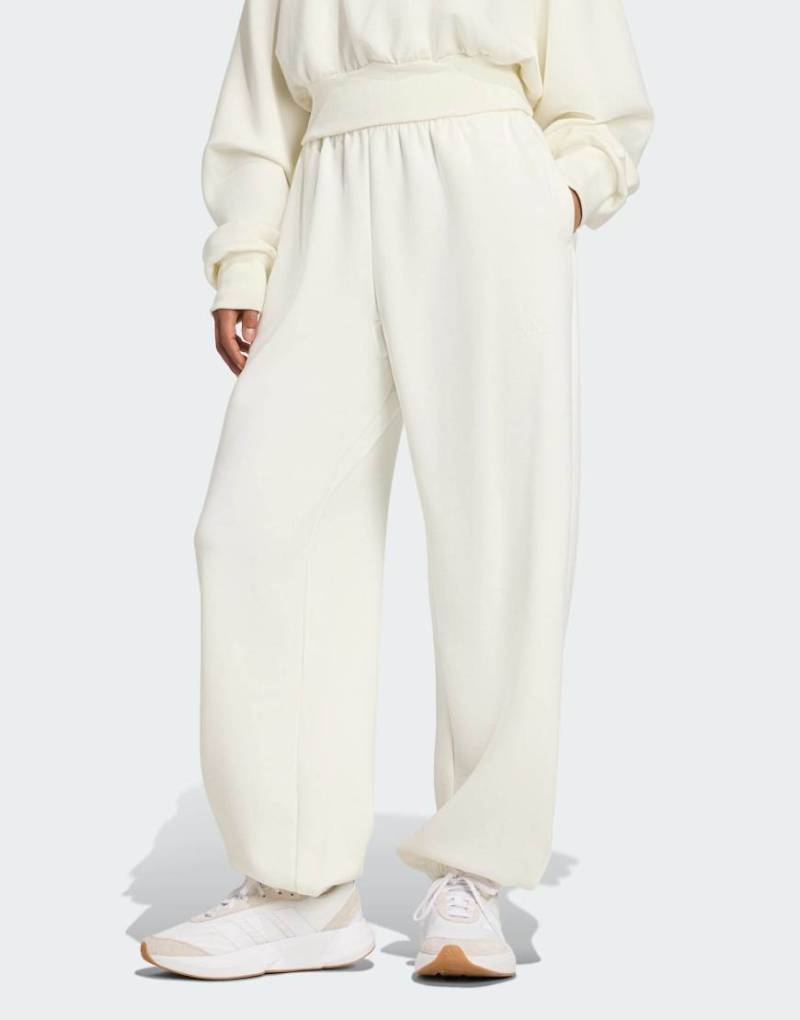 adidas Performance - Soft Lux - Locker geschnittene Hose in Wollweiß von adidas performance