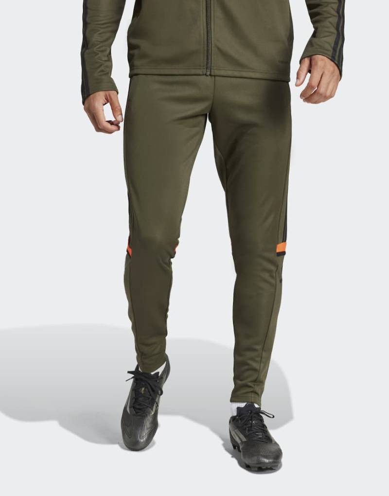 adidas Performance - Squadra 25 - Trainingshose in Night Cargo / Schwarz / Semi Impact Orange von adidas performance