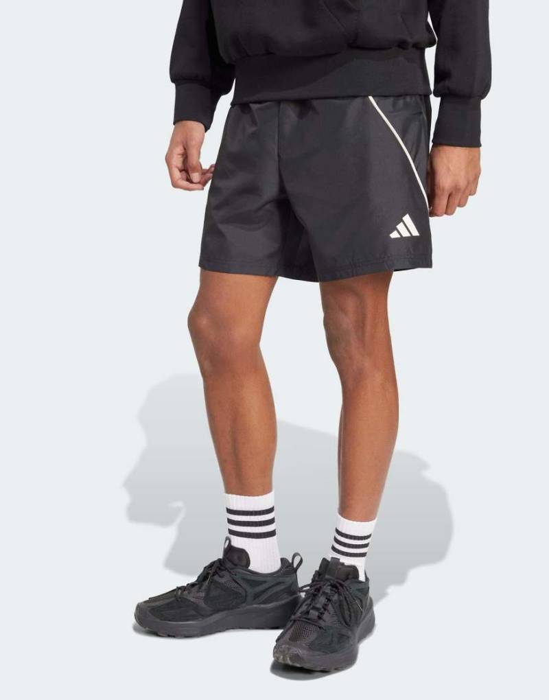 adidas Performance - Stadium - Shorts in Schwarz / Wollweiß adidas Performance - Stadium - Shorts in Schwarz / Wollweiß von adidas performance