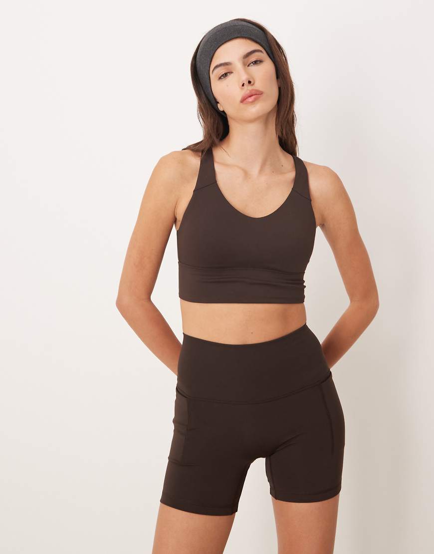adidas Performance - Studios - Booty-Shorts in Braun mit drei Streifen-Brown von adidas performance