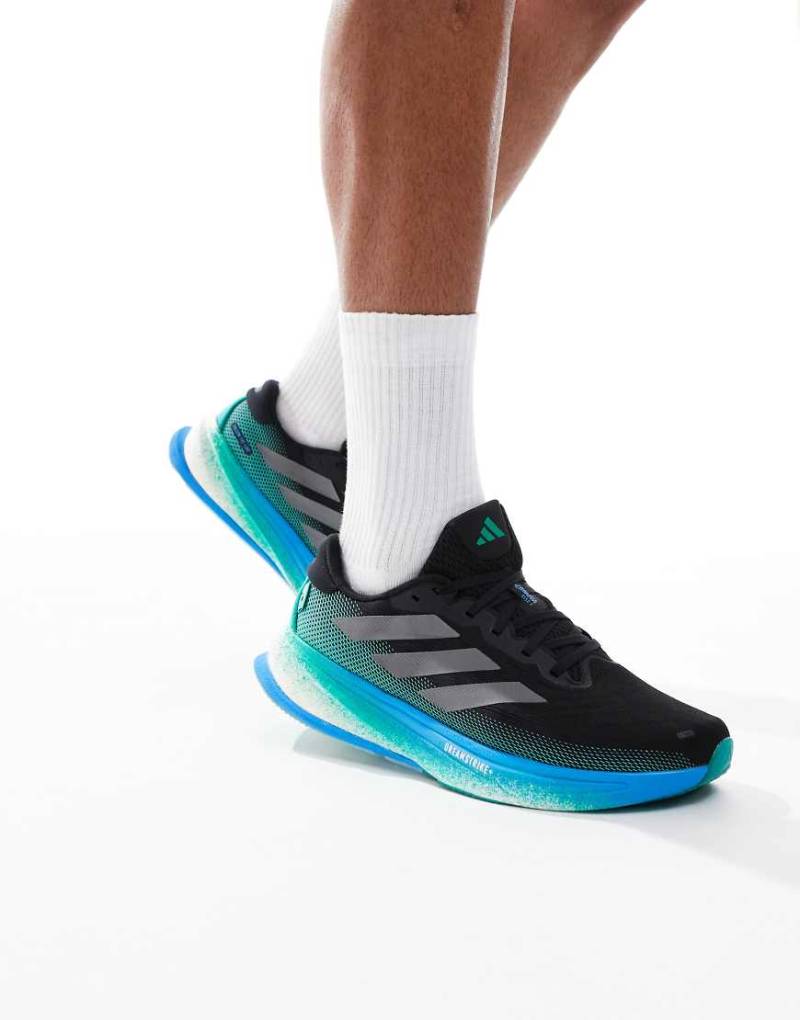 adidas Running - Supernova Rise 2 - Sneaker in Schwarz und Blau adidas Running - Supernova Rise 2 - Sneaker in Schwarz und Blau von adidas performance