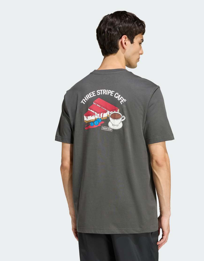adidas Performance - T-Shirt in Grey Six mit Kaffee-, „Café"- und Käsekuchen-Print-Grau von adidas performance