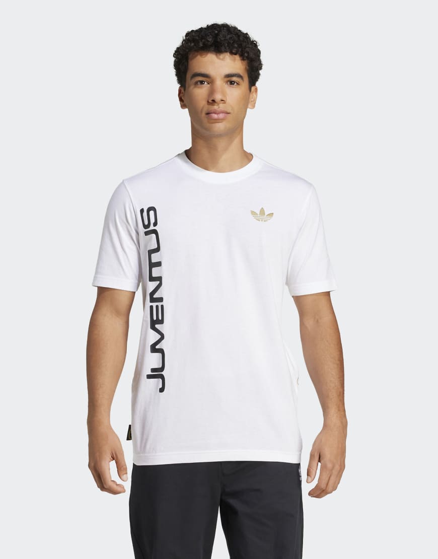 adidas Performance - T-Shirt in Weiß / Dunkel / Fußball-Gold mit „Juventus"-Grafik von adidas performance