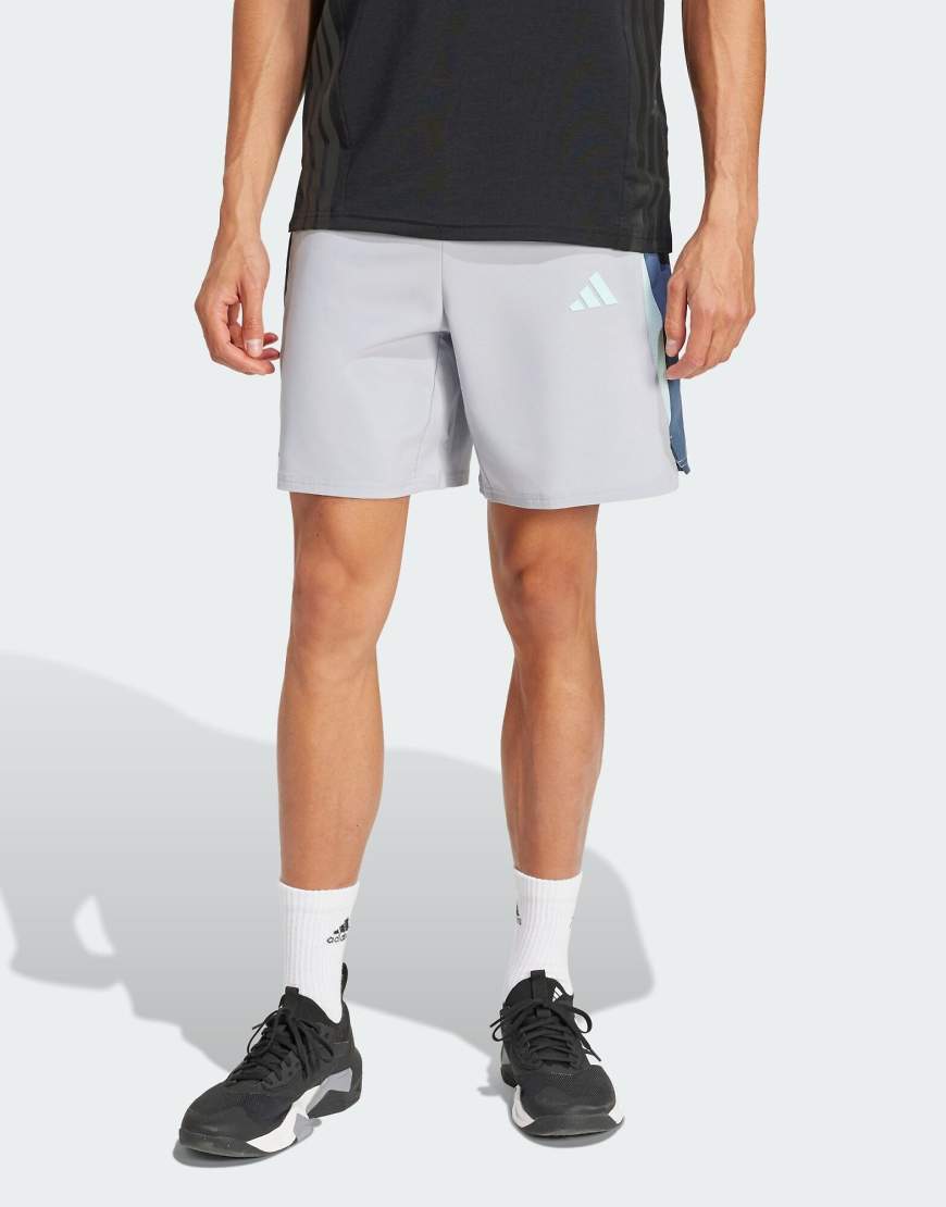adidas Performance - Tech Apparel Farblock-Shorts in Halo Silver-Silber von adidas performance