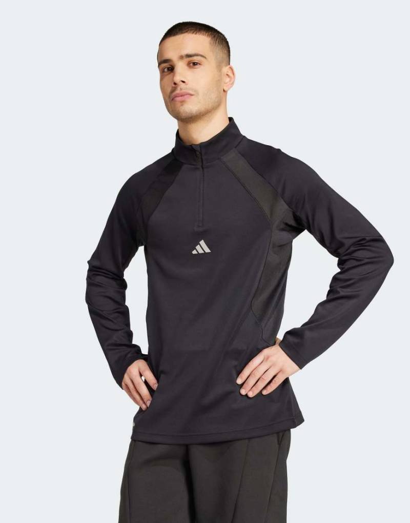 adidas Performance - Tech Apparel - Oberteil in Schwarz/Carbon mit kurzem Reißverschluss von adidas performance