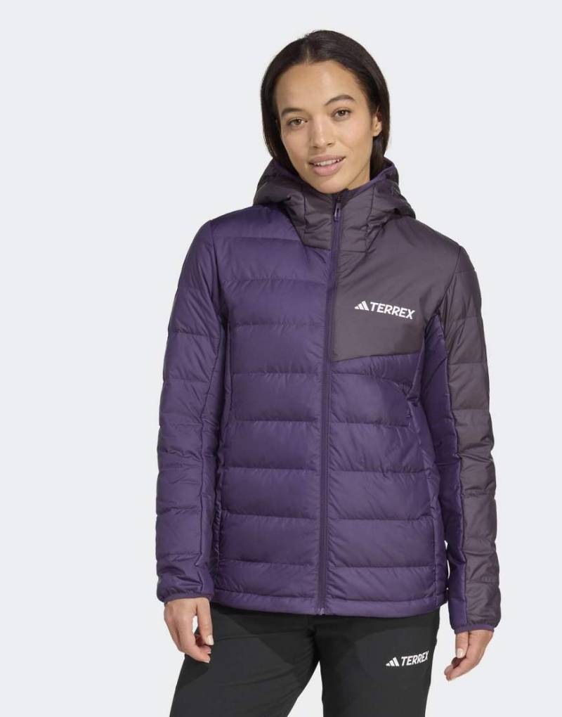 adidas Performance - Terrex Multi Light - Daunenjacke mit Climawarm-Technologie und Kapuze in Aurora-Pflaume/Aurora-Schwarz-Lila von adidas performance