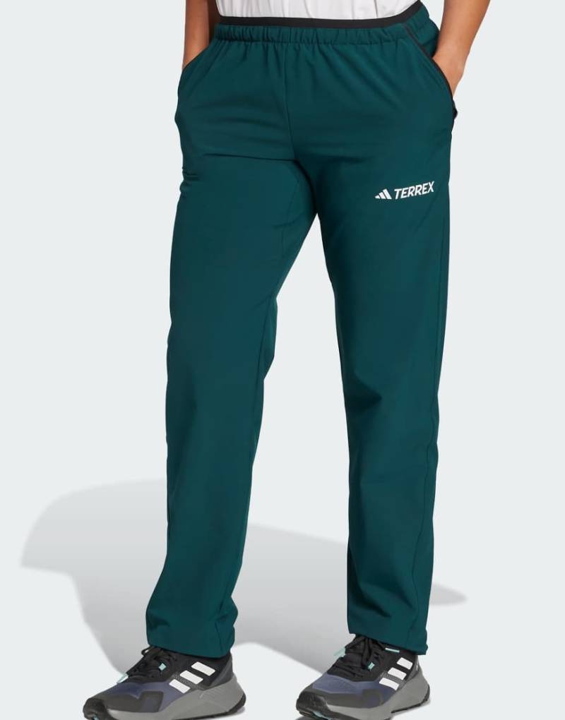 adidas Performance - Terrex Multi Liteflex - Hose in Aurora Ivy-Grün von adidas performance