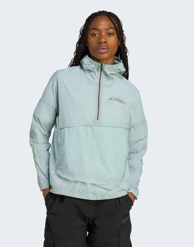 adidas Performance - Terrex Xploric - Winddichter Anorak in Semi Flash Aqua-Blau von adidas performance