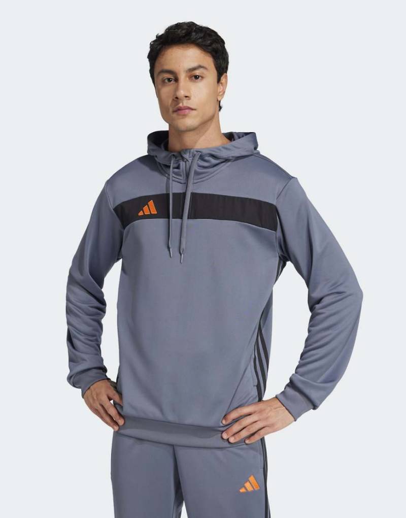 adidas Performance - Tiro 25 Essentials - Sweat-Kapuzenpullover in Team Onix /Super Orange-Schwarz von adidas performance
