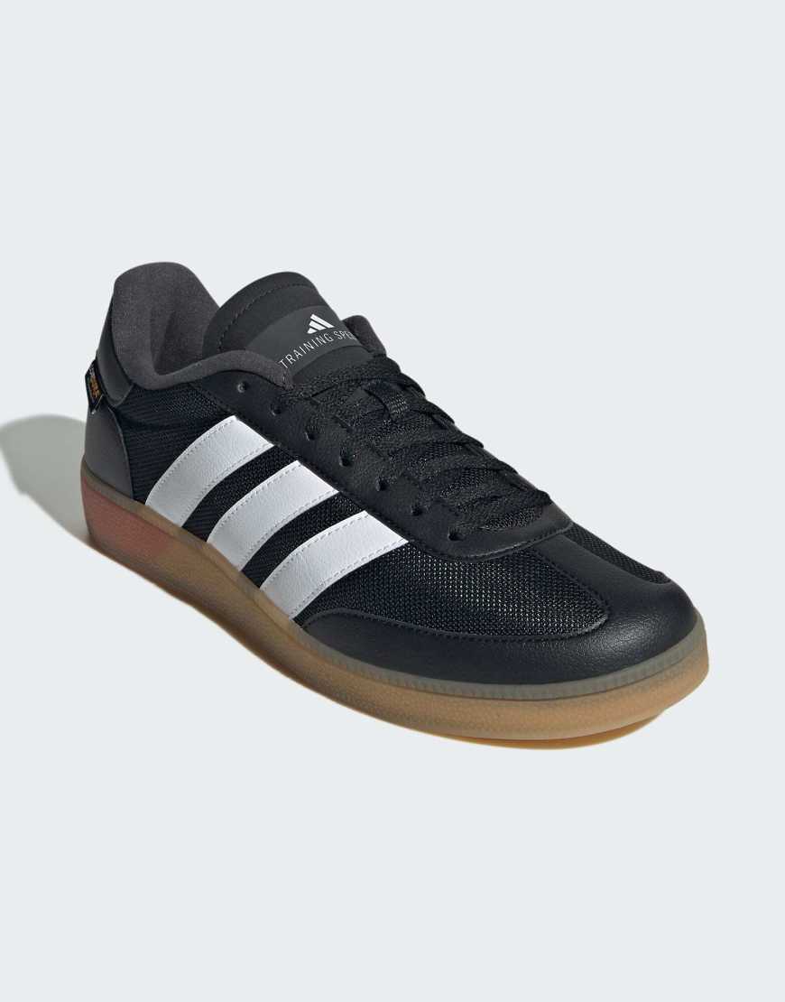 adidas Performance - Training spezial - Schuhe in Schwarz und Weiß von adidas performance