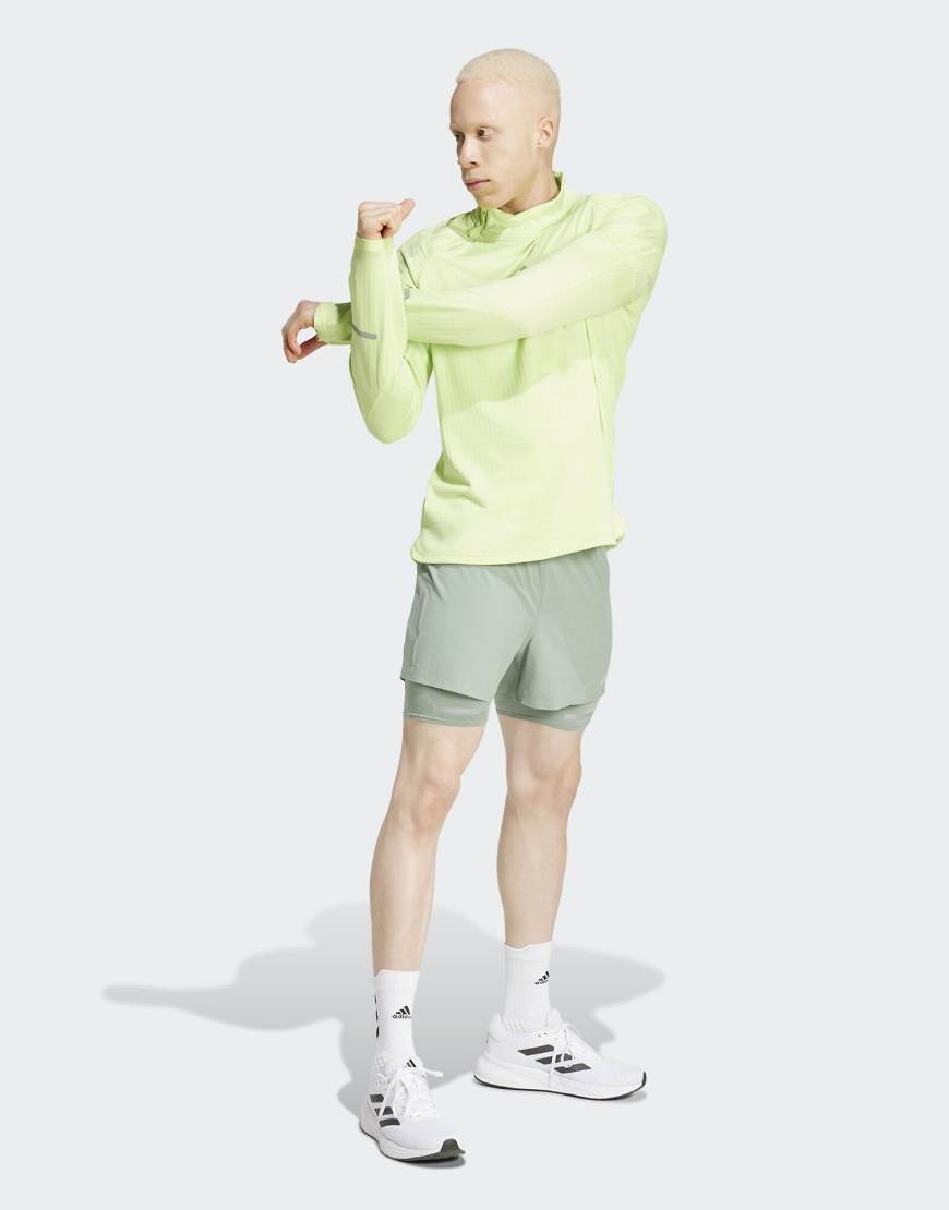 adidas Performance - Ultimate Running - Reflektierende 2-in-1-Shorts in Silbergrün von adidas performance